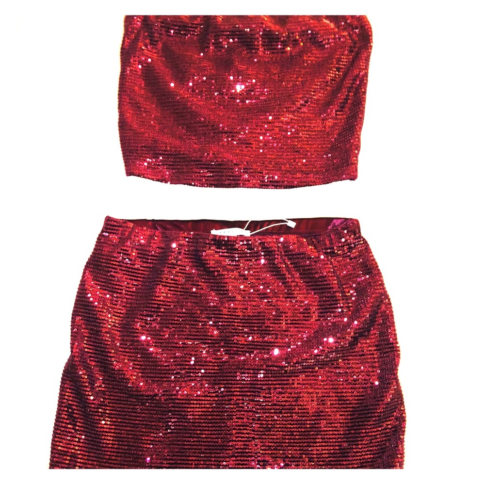 2 piece garnet red, sequined tube top and skirt ♥️